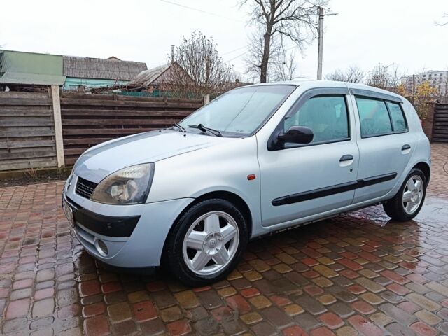 Серый Рено Клио, объемом двигателя 1.4 л и пробегом 216 тыс. км за 2999 $, фото 1 на Automoto.ua