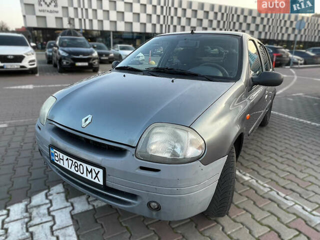 Серый Рено Клио, объемом двигателя 1.4 л и пробегом 200 тыс. км за 3500 $, фото 1 на Automoto.ua