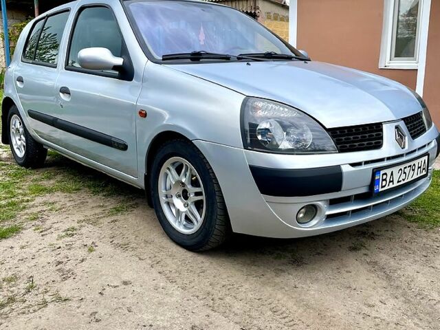 Серый Рено Клио, объемом двигателя 1.4 л и пробегом 230 тыс. км за 3700 $, фото 1 на Automoto.ua