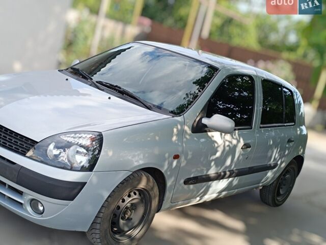 Сірий Рено Кліо, об'ємом двигуна 1.5 л та пробігом 270 тис. км за 3200 $, фото 1 на Automoto.ua
