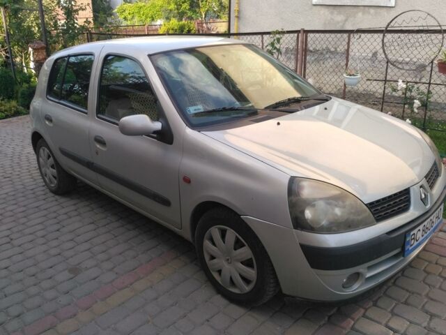 Сірий Рено Кліо, об'ємом двигуна 1.5 л та пробігом 247 тис. км за 3300 $, фото 1 на Automoto.ua
