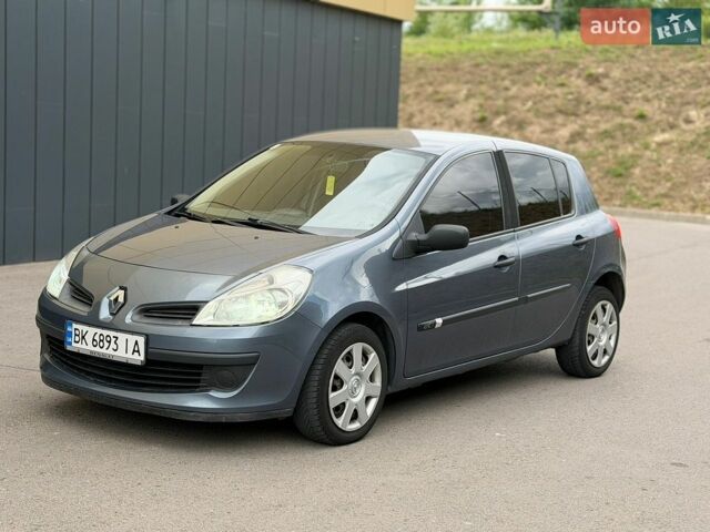 Сірий Рено Кліо, об'ємом двигуна 1.46 л та пробігом 265 тис. км за 3150 $, фото 1 на Automoto.ua