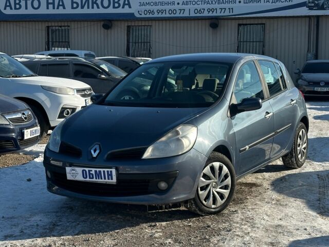 Серый Рено Клио, объемом двигателя 1.6 л и пробегом 233 тыс. км за 4800 $, фото 1 на Automoto.ua