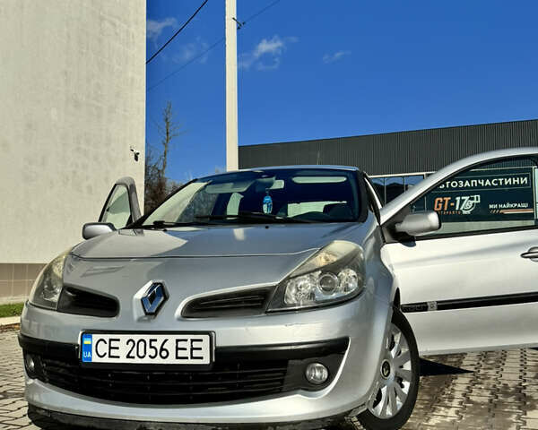 Серый Рено Клио, объемом двигателя 1.5 л и пробегом 198 тыс. км за 3300 $, фото 1 на Automoto.ua
