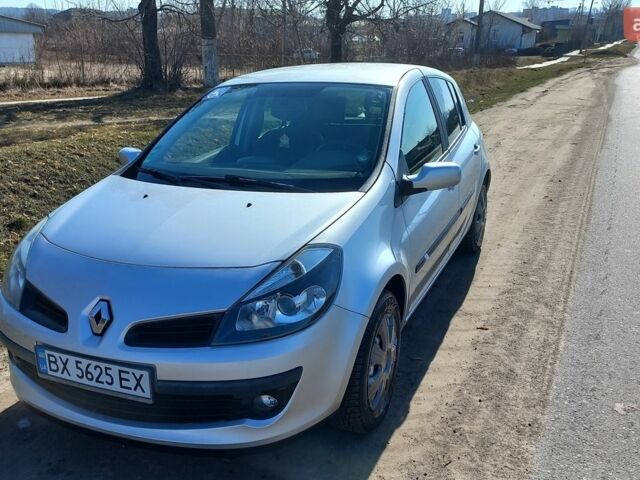 Сірий Рено Кліо, об'ємом двигуна 1.6 л та пробігом 200 тис. км за 4450 $, фото 1 на Automoto.ua