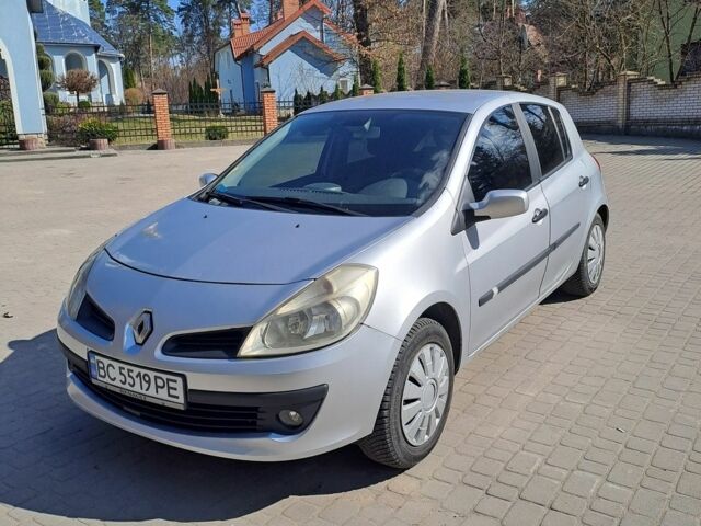 Серый Рено Клио, объемом двигателя 1.4 л и пробегом 273 тыс. км за 4100 $, фото 1 на Automoto.ua