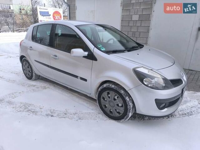 Сірий Рено Кліо, об'ємом двигуна 1.6 л та пробігом 197 тис. км за 4099 $, фото 1 на Automoto.ua