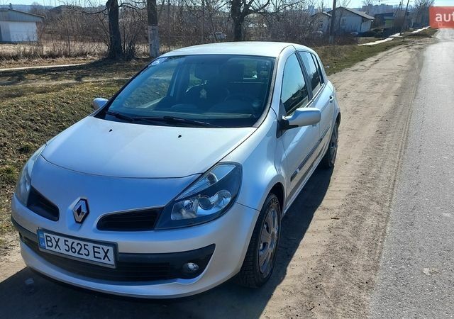 Сірий Рено Кліо, об'ємом двигуна 1.6 л та пробігом 200 тис. км за 4500 $, фото 1 на Automoto.ua