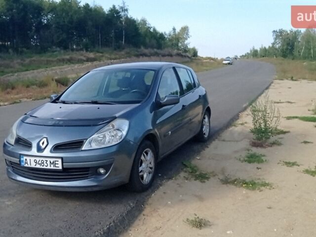 Серый Рено Клио, объемом двигателя 1.15 л и пробегом 205 тыс. км за 3750 $, фото 1 на Automoto.ua