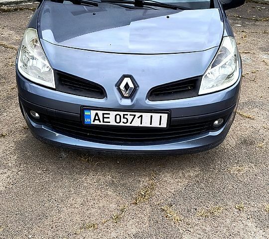 Серый Рено Клио, объемом двигателя 1.6 л и пробегом 0 тыс. км за 5800 $, фото 1 на Automoto.ua