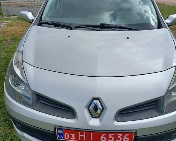 Серый Рено Клио, объемом двигателя 1.2 л и пробегом 190 тыс. км за 4100 $, фото 1 на Automoto.ua