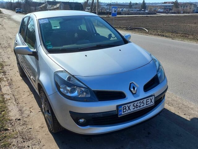 Сірий Рено Кліо, об'ємом двигуна 1.6 л та пробігом 200 тис. км за 4500 $, фото 1 на Automoto.ua