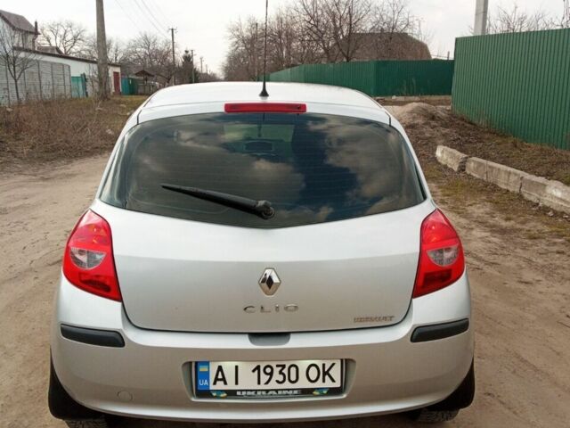 Серый Рено Клио, объемом двигателя 1.39 л и пробегом 203 тыс. км за 5300 $, фото 1 на Automoto.ua