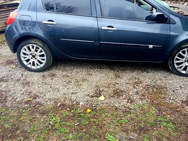 Сірий Рено Кліо, об'ємом двигуна 1.6 л та пробігом 267 тис. км за 1700 $, фото 1 на Automoto.ua