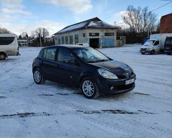 Сірий Рено Кліо, об'ємом двигуна 1.46 л та пробігом 240 тис. км за 4599 $, фото 1 на Automoto.ua