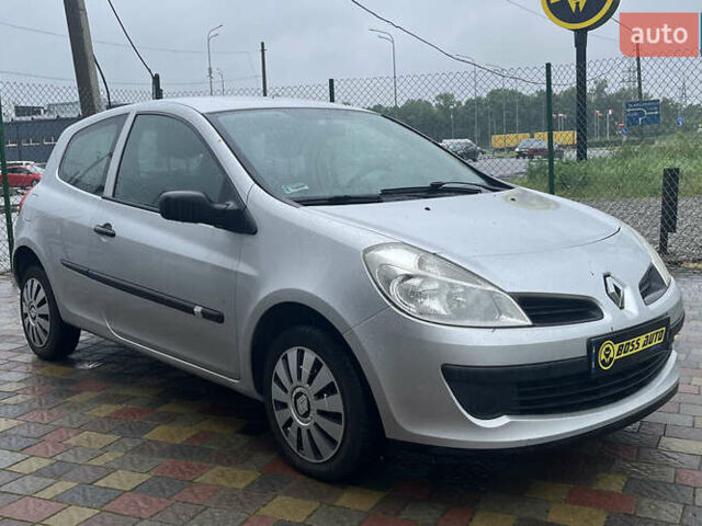 Сірий Рено Кліо, об'ємом двигуна 1.15 л та пробігом 220 тис. км за 3400 $, фото 1 на Automoto.ua