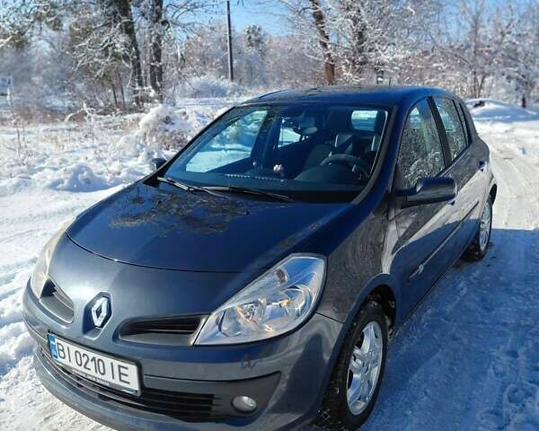 Серый Рено Клио, объемом двигателя 1.6 л и пробегом 191 тыс. км за 6800 $, фото 1 на Automoto.ua