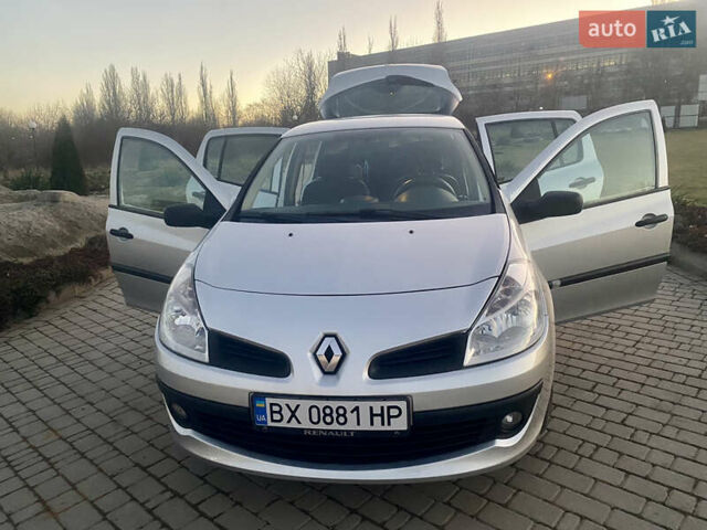 Серый Рено Клио, объемом двигателя 1.15 л и пробегом 177 тыс. км за 4900 $, фото 1 на Automoto.ua