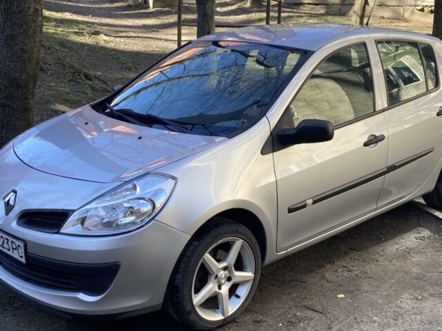 Серый Рено Клио, объемом двигателя 1.2 л и пробегом 154 тыс. км за 4800 $, фото 1 на Automoto.ua