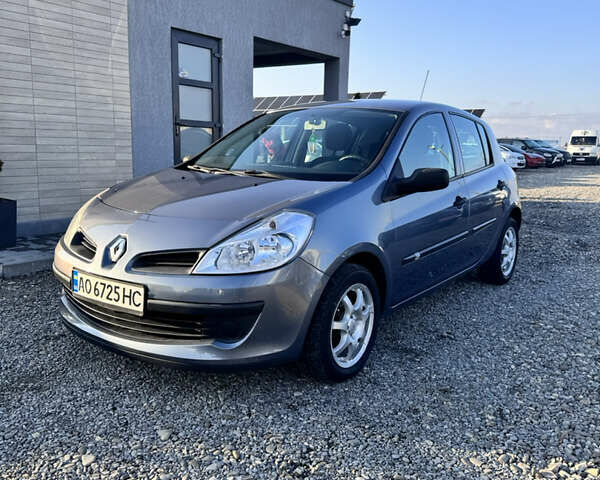 Серый Рено Клио, объемом двигателя 1.15 л и пробегом 130 тыс. км за 5100 $, фото 1 на Automoto.ua