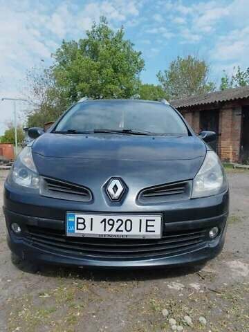 Серый Рено Клио, объемом двигателя 1.46 л и пробегом 167 тыс. км за 4200 $, фото 1 на Automoto.ua