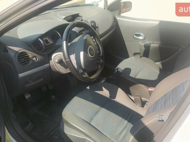 Сірий Рено Кліо, об'ємом двигуна 1.15 л та пробігом 178 тис. км за 5000 $, фото 1 на Automoto.ua