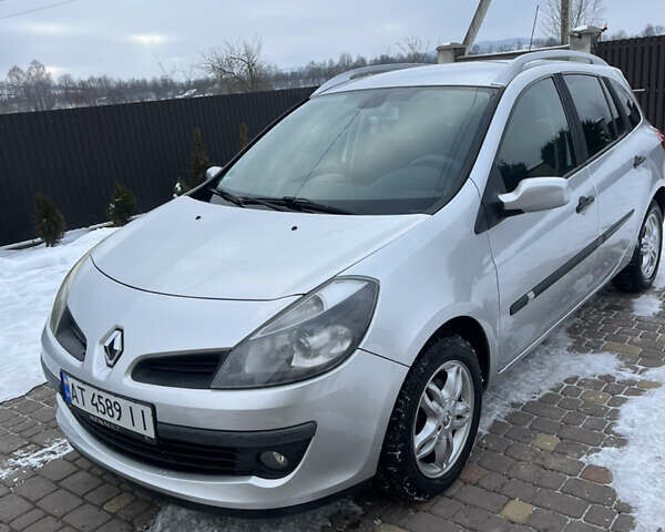 Серый Рено Клио, объемом двигателя 1.2 л и пробегом 190 тыс. км за 4900 $, фото 1 на Automoto.ua