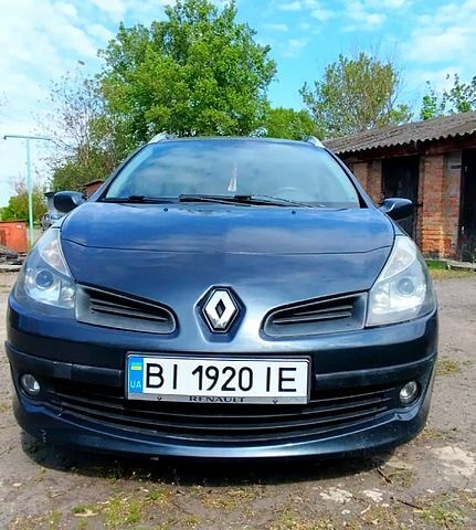 Серый Рено Клио, объемом двигателя 1.5 л и пробегом 168 тыс. км за 4200 $, фото 1 на Automoto.ua