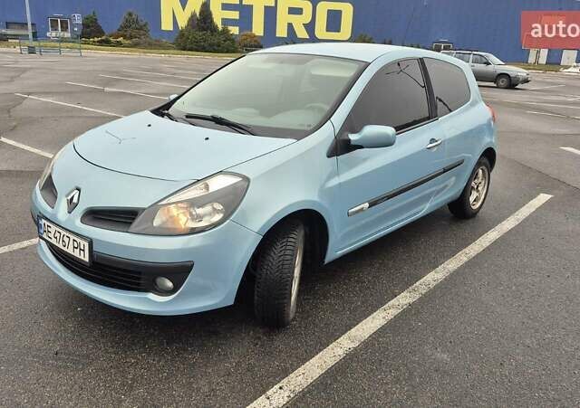 Сірий Рено Кліо, об'ємом двигуна 1.15 л та пробігом 166 тис. км за 3900 $, фото 1 на Automoto.ua