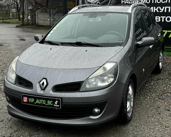 Серый Рено Клио, объемом двигателя 1.46 л и пробегом 249 тыс. км за 5900 $, фото 1 на Automoto.ua