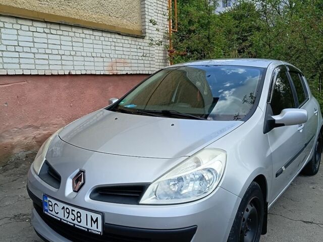 Сірий Рено Кліо, об'ємом двигуна 1.15 л та пробігом 218 тис. км за 4500 $, фото 1 на Automoto.ua