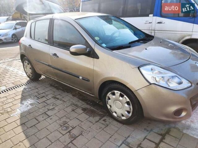 Серый Рено Клио, объемом двигателя 1.5 л и пробегом 346 тыс. км за 4000 $, фото 1 на Automoto.ua
