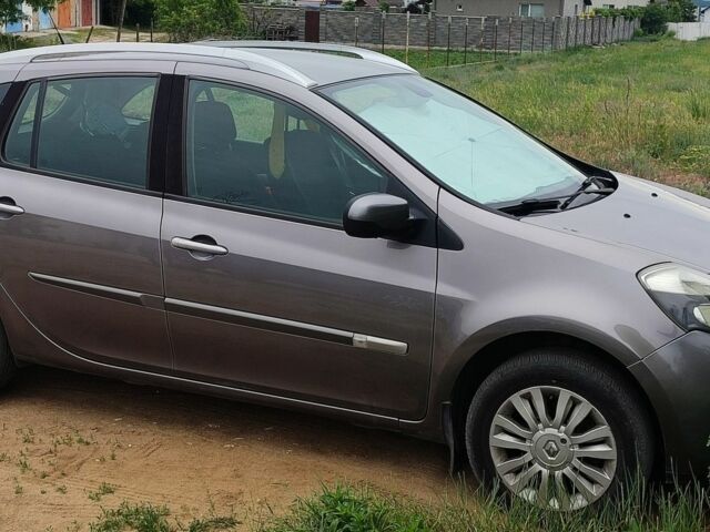 Сірий Рено Кліо, об'ємом двигуна 0 л та пробігом 250 тис. км за 5000 $, фото 1 на Automoto.ua