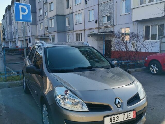 Сірий Рено Кліо, об'ємом двигуна 1.5 л та пробігом 209 тис. км за 2699 $, фото 1 на Automoto.ua