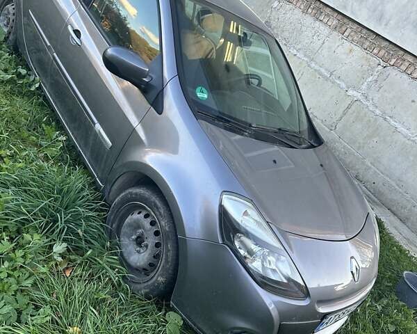 Серый Рено Клио, объемом двигателя 1.1 л и пробегом 198 тыс. км за 4300 $, фото 1 на Automoto.ua