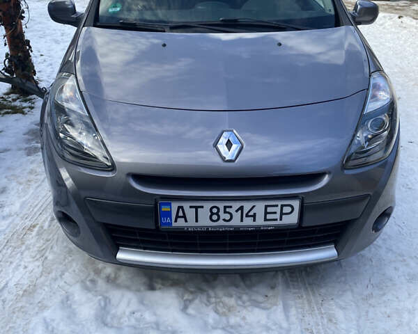 Серый Рено Клио, объемом двигателя 1.15 л и пробегом 207 тыс. км за 4600 $, фото 1 на Automoto.ua
