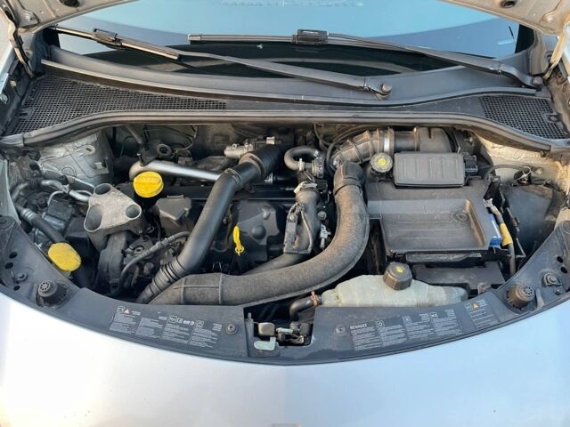 Сірий Рено Кліо, об'ємом двигуна 1.5 л та пробігом 0 тис. км за 4800 $, фото 1 на Automoto.ua