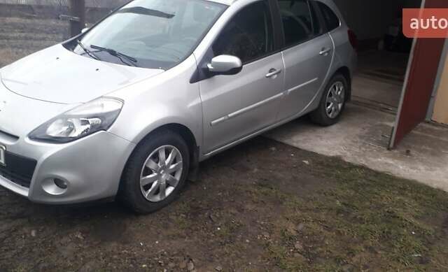 Серый Рено Клио, объемом двигателя 1.5 л и пробегом 290 тыс. км за 6500 $, фото 1 на Automoto.ua