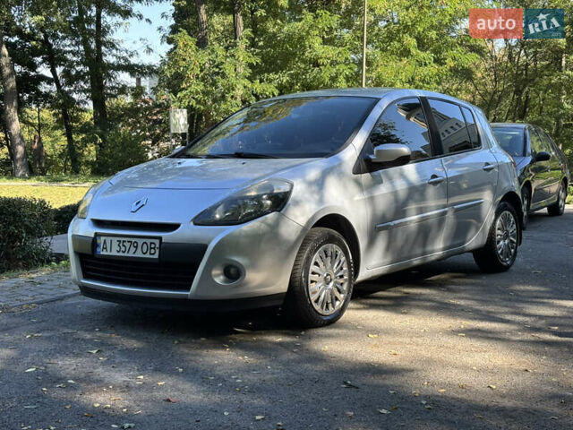 Серый Рено Клио, объемом двигателя 1.46 л и пробегом 213 тыс. км за 5290 $, фото 1 на Automoto.ua
