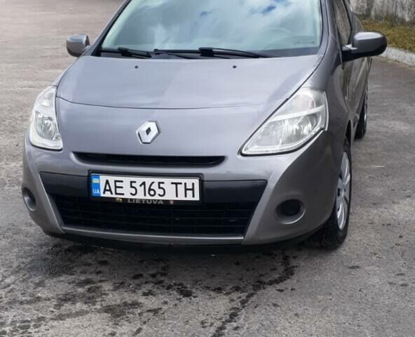 Серый Рено Клио, объемом двигателя 1.5 л и пробегом 170 тыс. км за 5100 $, фото 1 на Automoto.ua