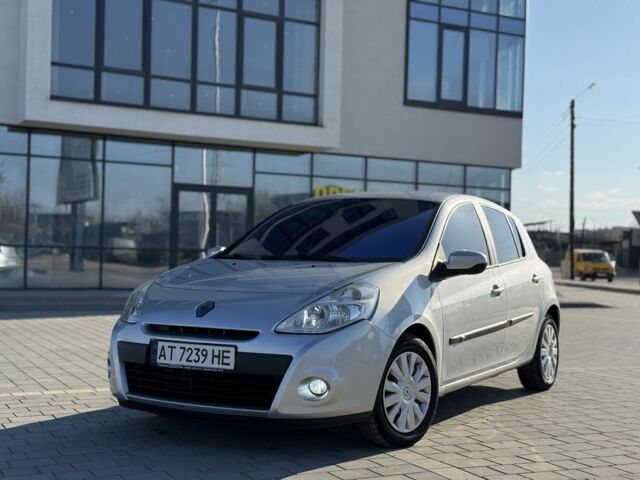 Серый Рено Клио, объемом двигателя 1.5 л и пробегом 285 тыс. км за 5999 $, фото 1 на Automoto.ua