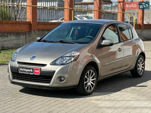 Серый Рено Клио, объемом двигателя 1.5 л и пробегом 252 тыс. км за 4940 $, фото 1 на Automoto.ua