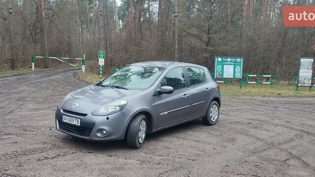 Серый Рено Клио, объемом двигателя 1.46 л и пробегом 352 тыс. км за 3500 $, фото 1 на Automoto.ua