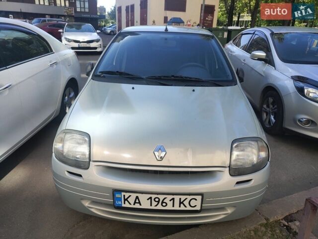 Сірий Рено Кліо, об'ємом двигуна 1.39 л та пробігом 158 тис. км за 3200 $, фото 1 на Automoto.ua