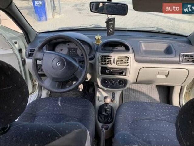 Сірий Рено Кліо, об'ємом двигуна 0 л та пробігом 220 тис. км за 3050 $, фото 1 на Automoto.ua