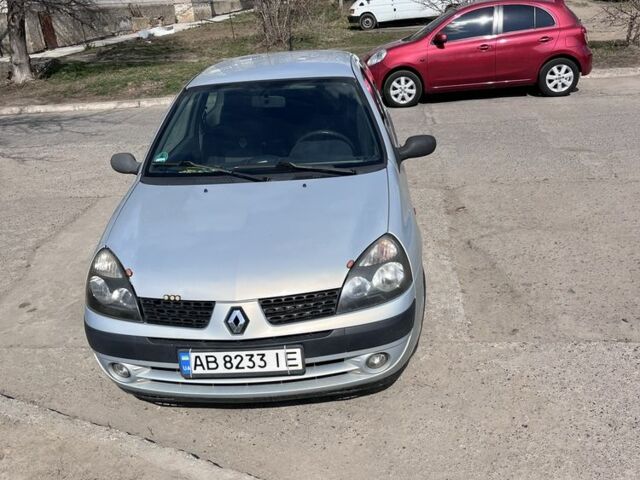 Серый Рено Клио, объемом двигателя 1.1 л и пробегом 215 тыс. км за 2800 $, фото 1 на Automoto.ua