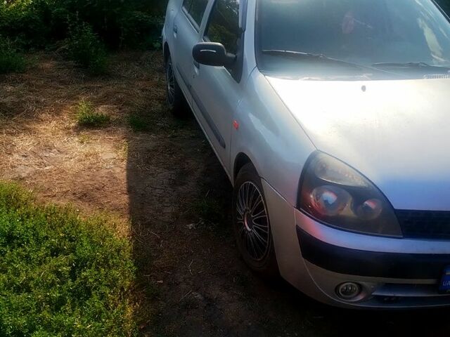 Сірий Рено Кліо, об'ємом двигуна 1.4 л та пробігом 195 тис. км за 1950 $, фото 1 на Automoto.ua