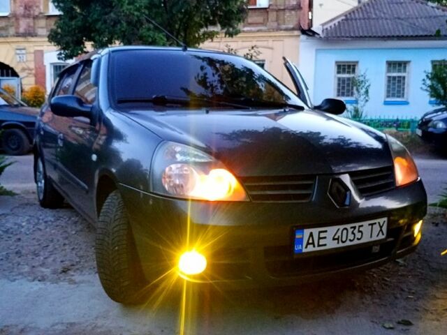 Серый Рено Клио, объемом двигателя 1.4 л и пробегом 280 тыс. км за 3600 $, фото 1 на Automoto.ua