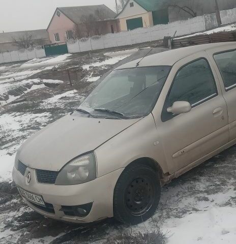 Серый Рено Клио, объемом двигателя 1.4 л и пробегом 241 тыс. км за 1900 $, фото 1 на Automoto.ua