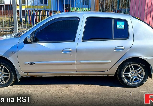 Сірий Рено Кліо, об'ємом двигуна 1.4 л та пробігом 247 тис. км за 2500 $, фото 1 на Automoto.ua